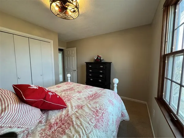 $449,900 | 15 Lakeview Drive, Gower, MO 64454