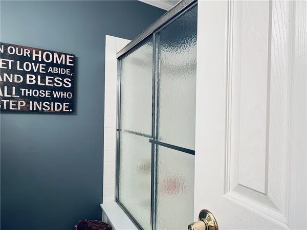 $449,900 | 15 Lakeview Drive, Gower, MO 64454