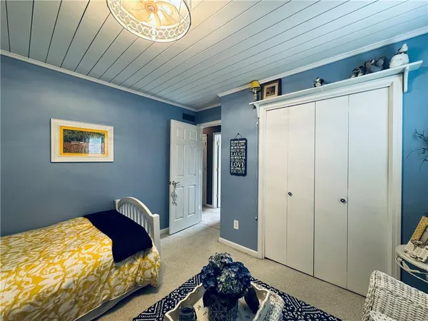 $449,900 | 15 Lakeview Drive, Gower, MO 64454