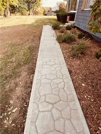 $449,900 | 15 Lakeview Drive, Gower, MO 64454