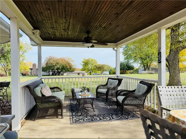 $449,900 | 15 Lakeview Drive, Gower, MO 64454