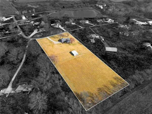 $449,900 | 15 Lakeview Drive, Gower, MO 64454