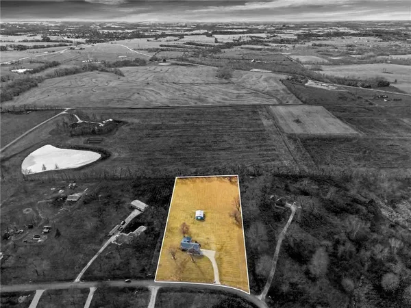 $449,900 | 15 Lakeview Drive, Gower, MO 64454