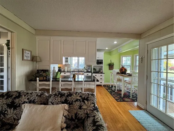 $449,900 | 15 Lakeview Drive, Gower, MO 64454