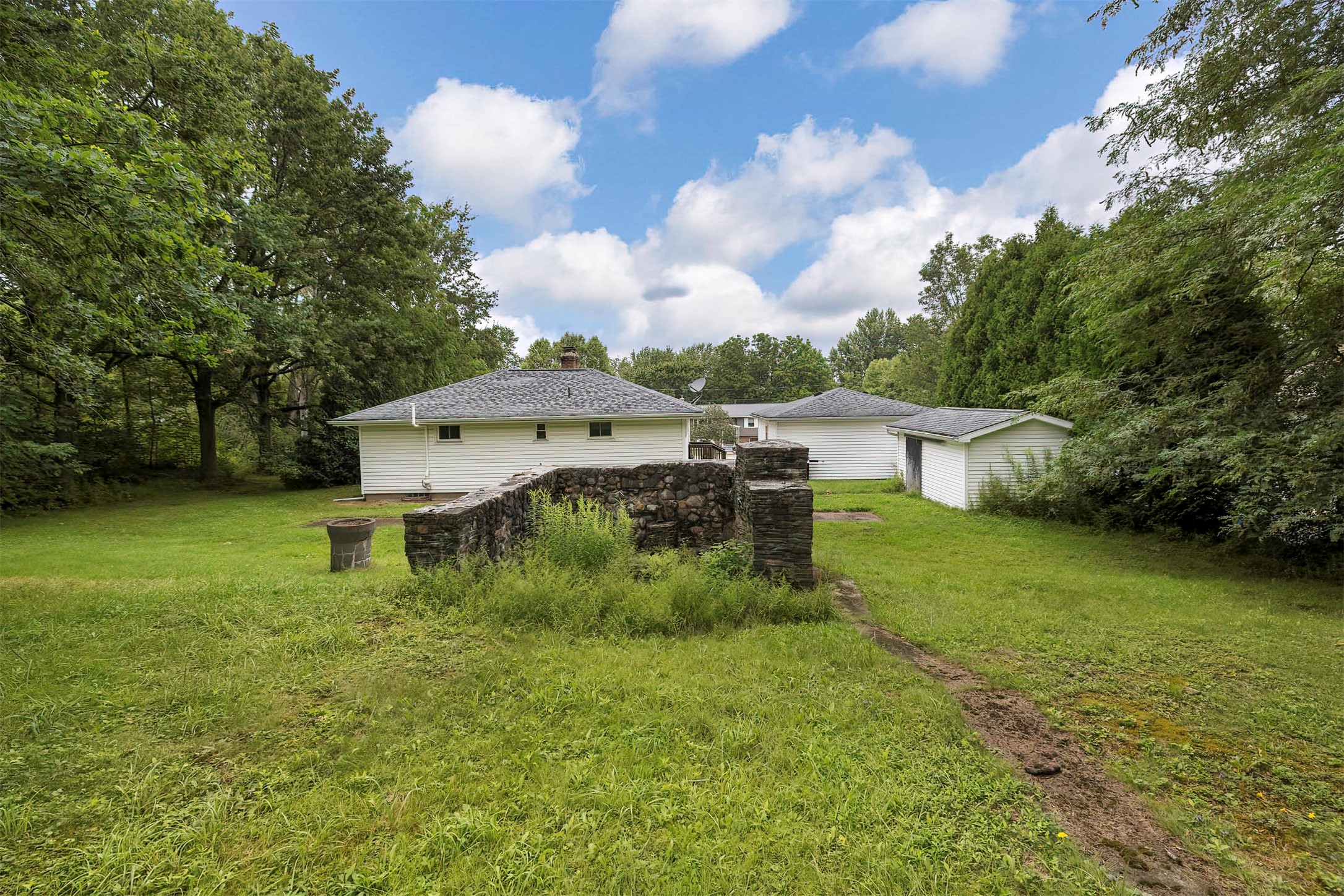 171 Young Road Erie, PA 16509 - Photo 24 of 26 Gallery Image 24