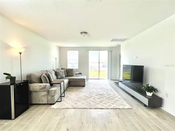 $2,200 | 1462 Sea Glass Road, Haines City, FL 33844