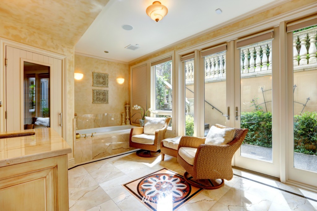 3210 Hunts Point Road Hunts Point, WA 98004 - Photo 16 of 23