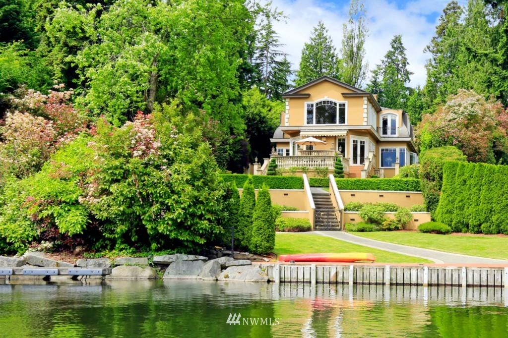 3210 Hunts Point Road Hunts Point, WA 98004 - Photo 20 of 23