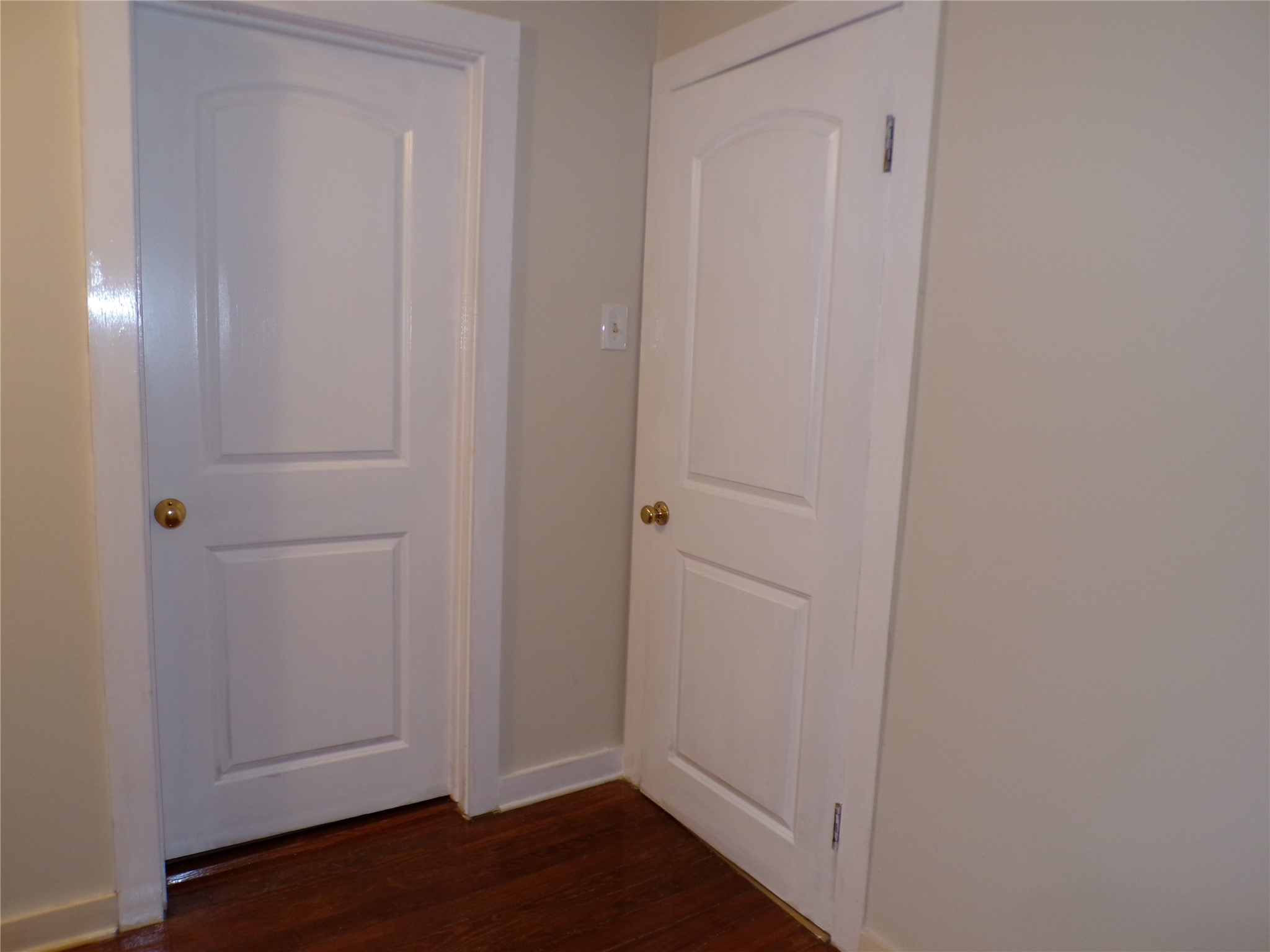 3416 Morrison Street, Unit 9 Houston, TX 77009 - Photo 30 of 38 Doors to the bathroom and study/multipurpose room.