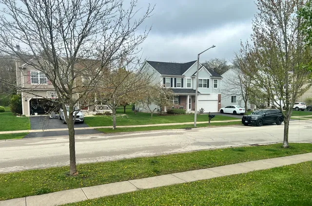 $414,000 | 2417 Fleetwood Drive, Joliet, IL 60432