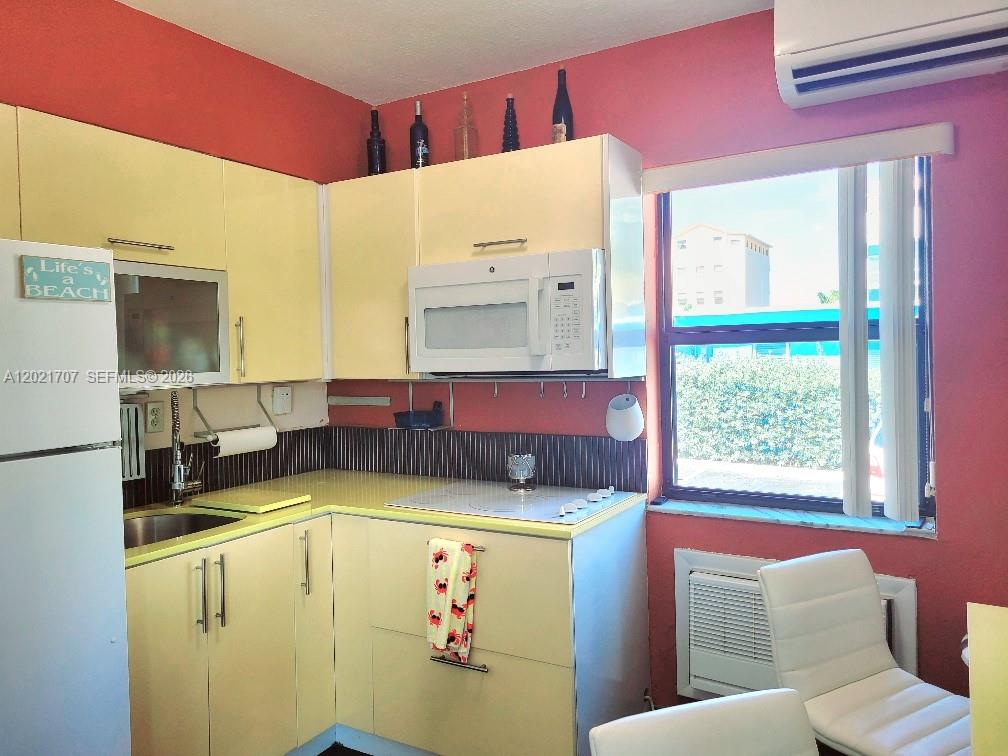 322 Harding Street, Unit B101 Hollywood, FL 33019 - Photo 9 of 25