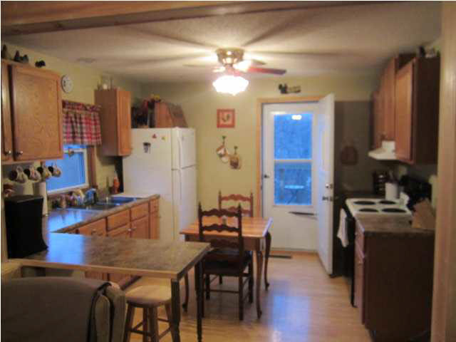 6446 Scotch Pine Road Cannelton, IN 47520 - Photo 3 of 17