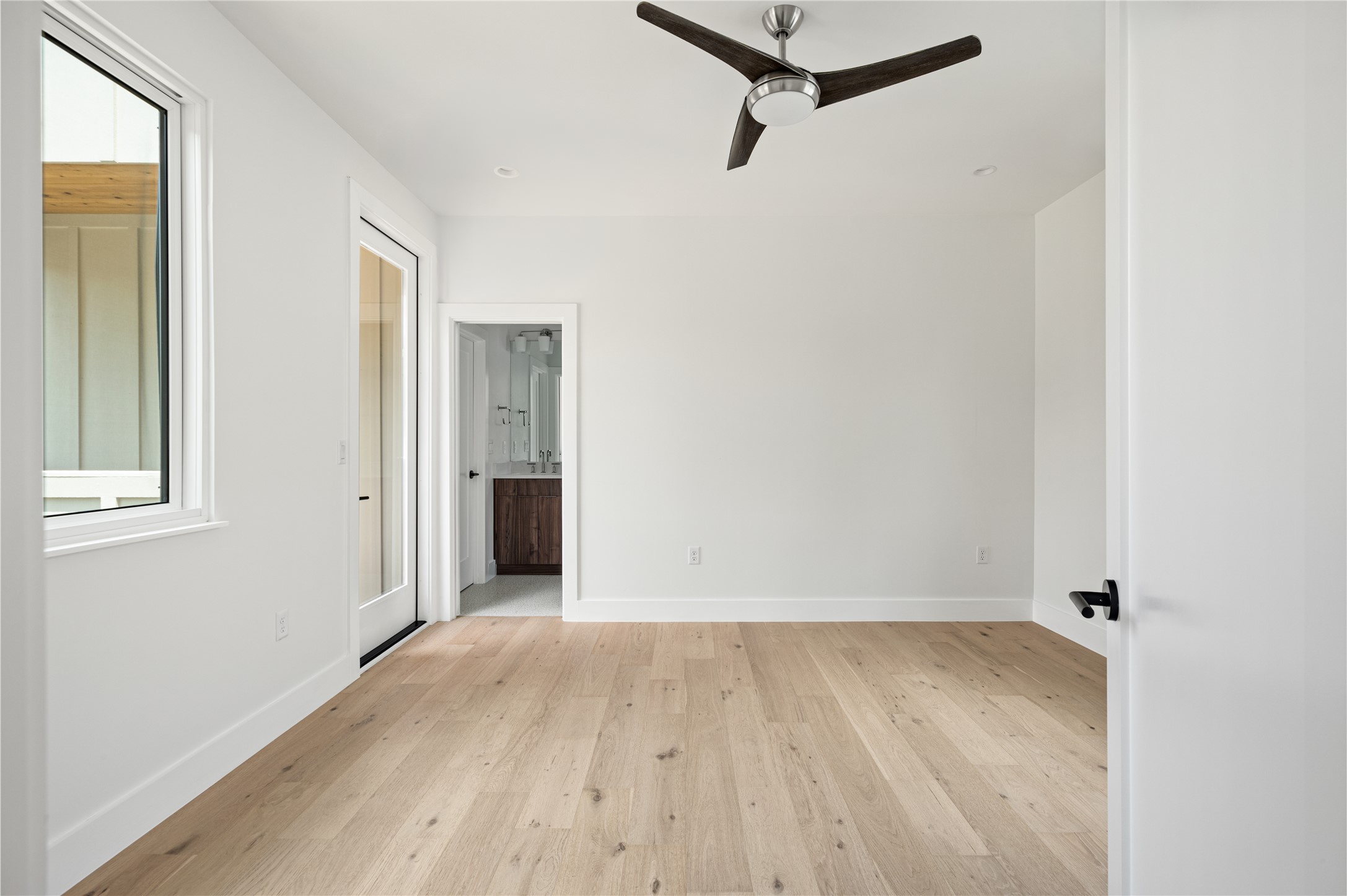 1215 Fort Branch Boulevard, Unit 2 Austin, TX 78721 - Photo 20 of 31 Gallery Image 20