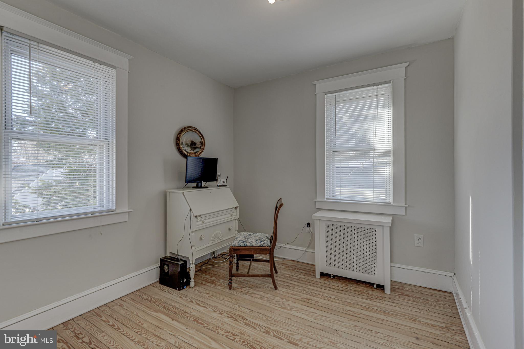 5305 Wendley Road Baltimore, MD 21229 - Photo 11 of 19