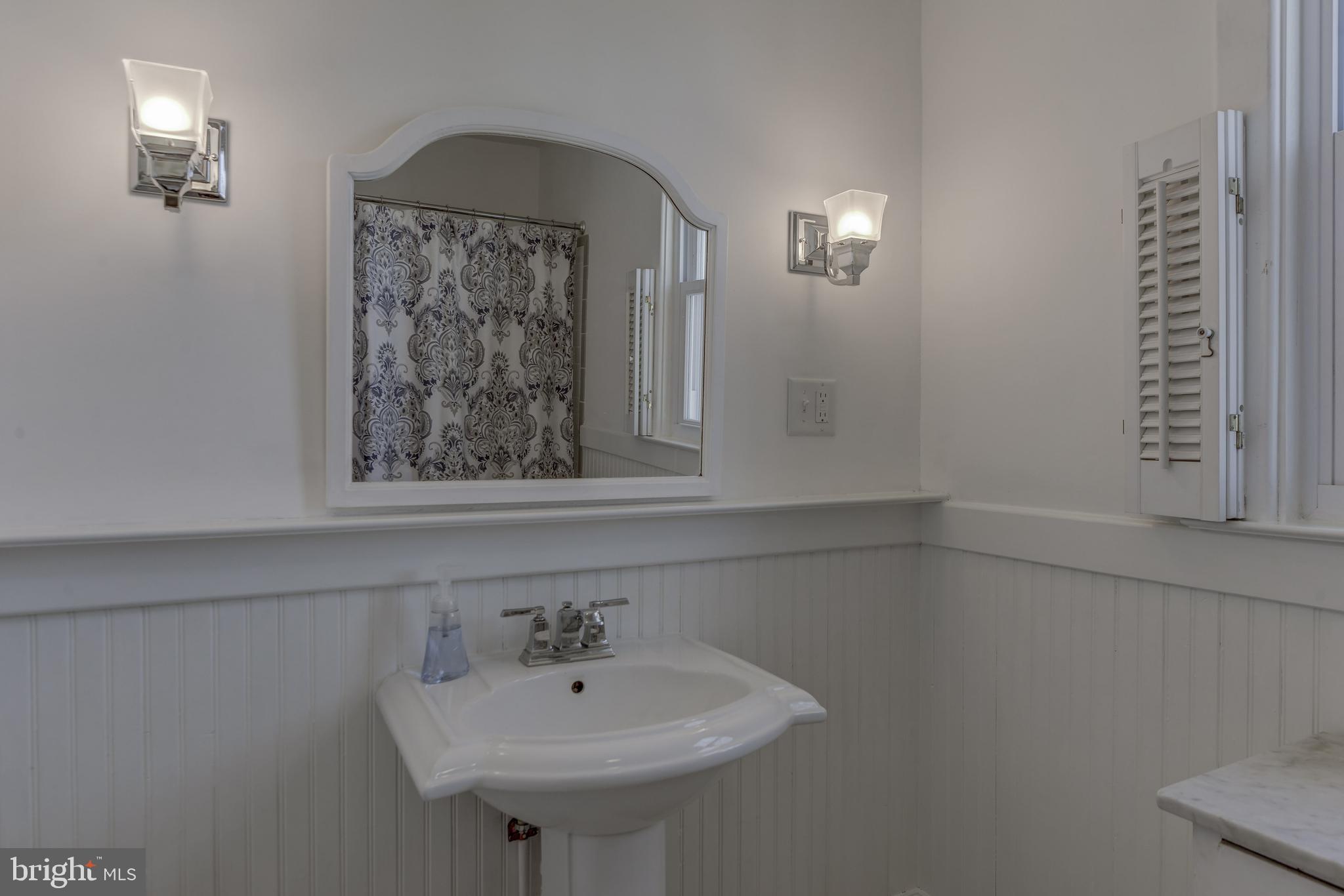 5305 Wendley Road Baltimore, MD 21229 - Photo 6 of 19