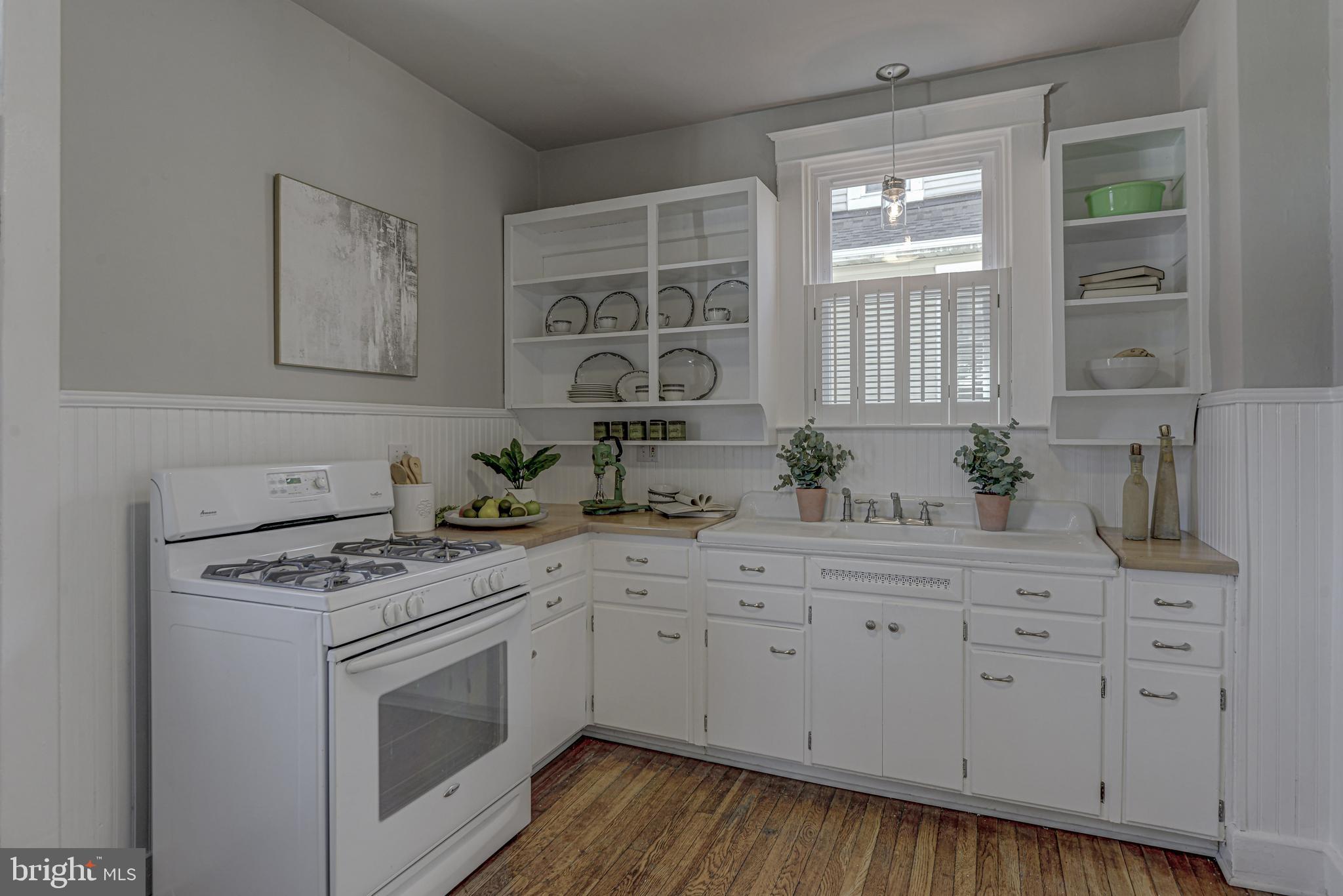 5305 Wendley Road Baltimore, MD 21229 - Photo 8 of 19