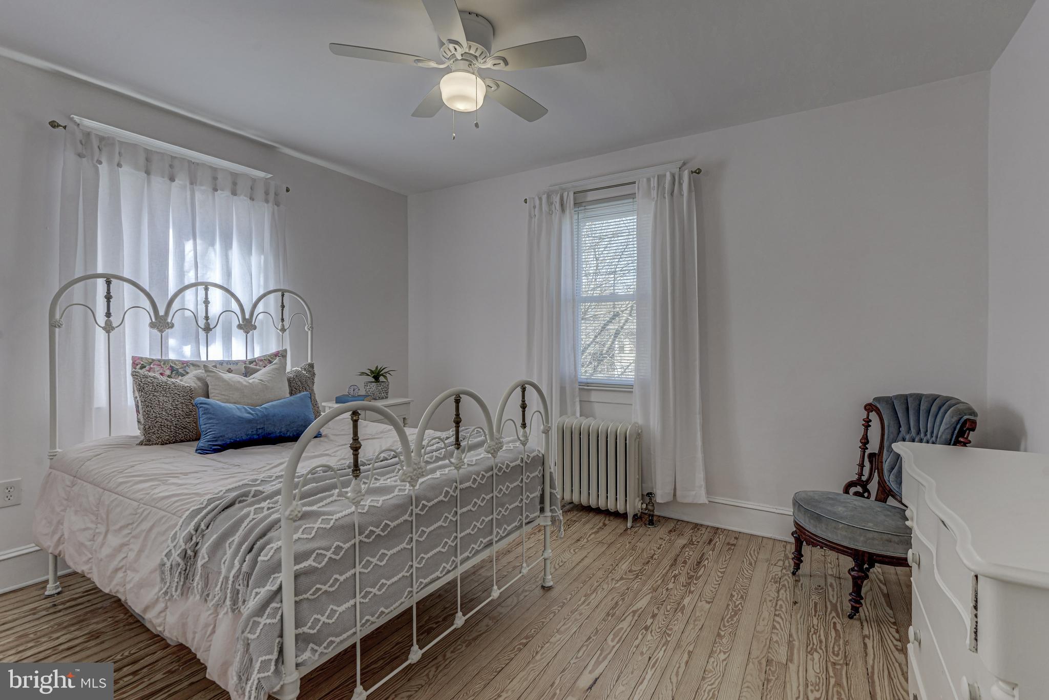 5305 Wendley Road Baltimore, MD 21229 - Photo 10 of 19 Master Bedroom