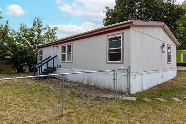 $120,000 | 3920 East Center Road, Unit 20, Mead, WA 99021