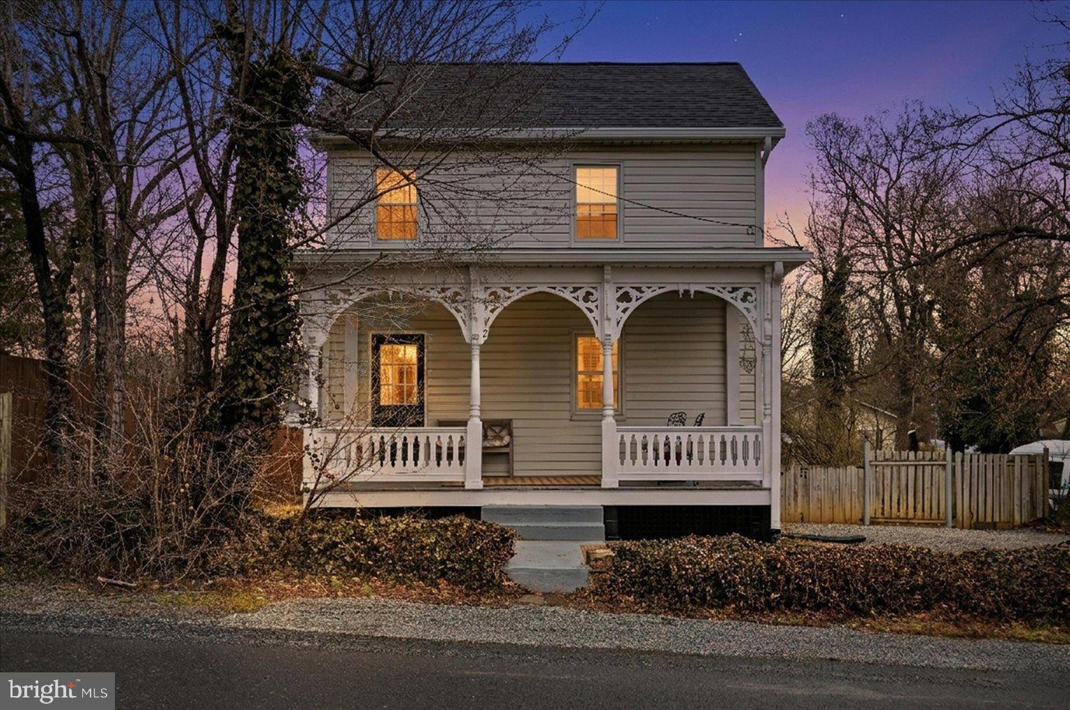 2 West Main Street Boyce, VA 22620 - Photo 5 of 65 a front view of a house