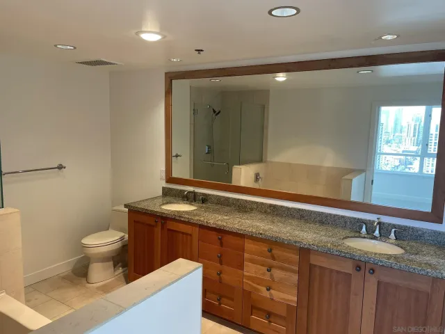 $1,695,000 | 700 West Harbor Drive, Unit 2501, San Diego, CA 92101