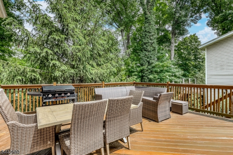 95 Balsam Road Wayne, NJ 07470 - Photo 3 of 20