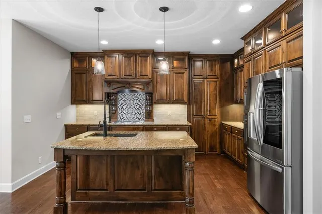 $675,000 | 9154 Shady Bend Road, Lenexa, KS 66227