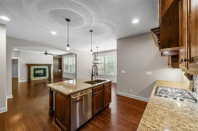 $675,000 | 9154 Shady Bend Road, Lenexa, KS 66227