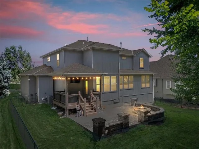 $675,000 | 9154 Shady Bend Road, Lenexa, KS 66227