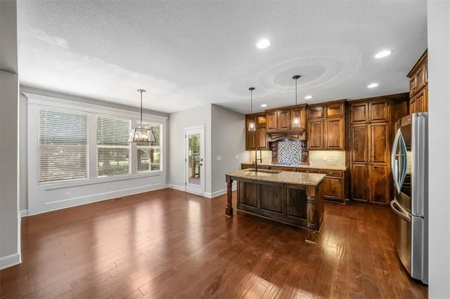 $675,000 | 9154 Shady Bend Road, Lenexa, KS 66227