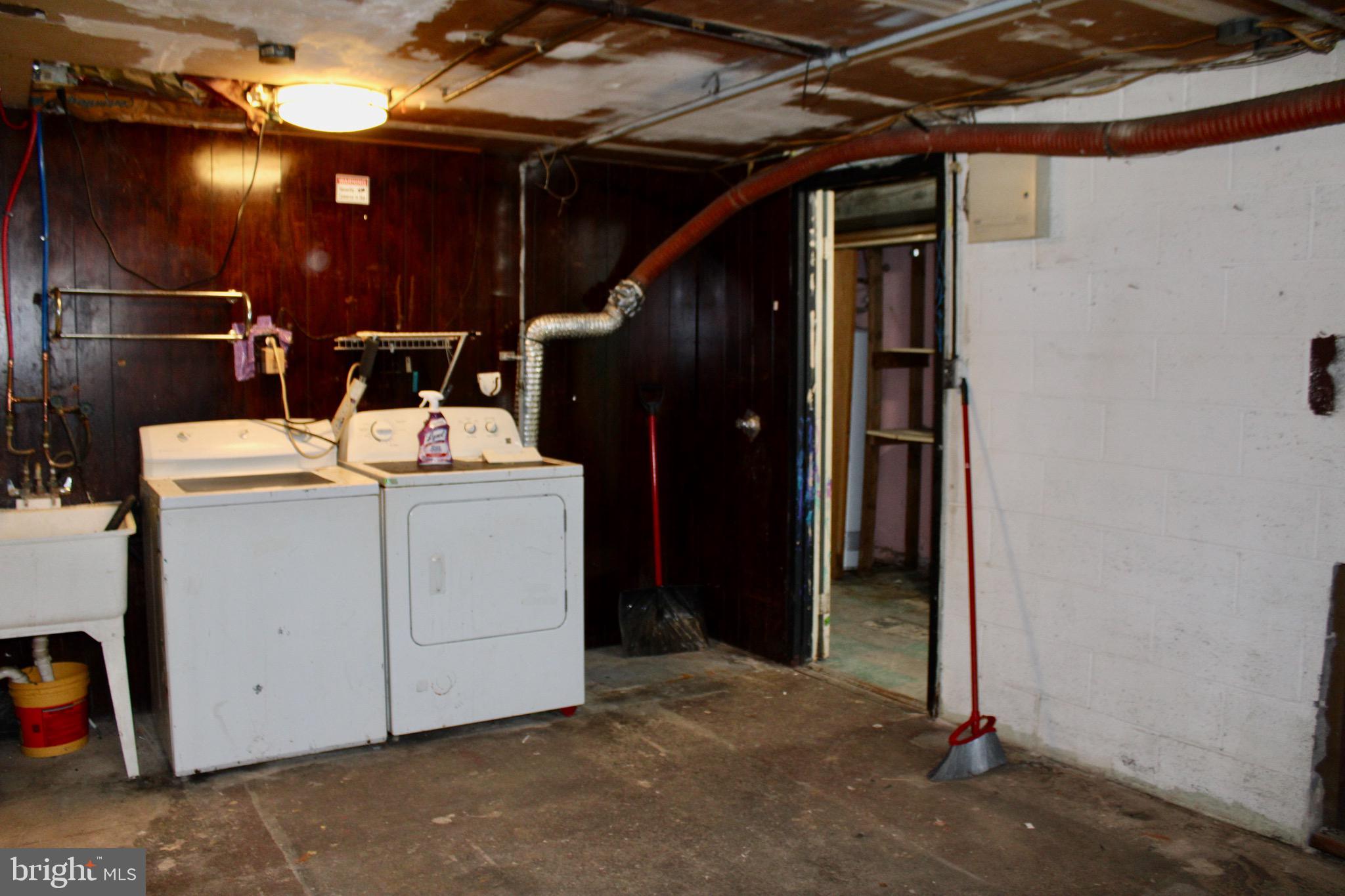 4228 Whiting Road Philadelphia, PA 19154 - Photo 18 of 18 Garage w/Laundry area
