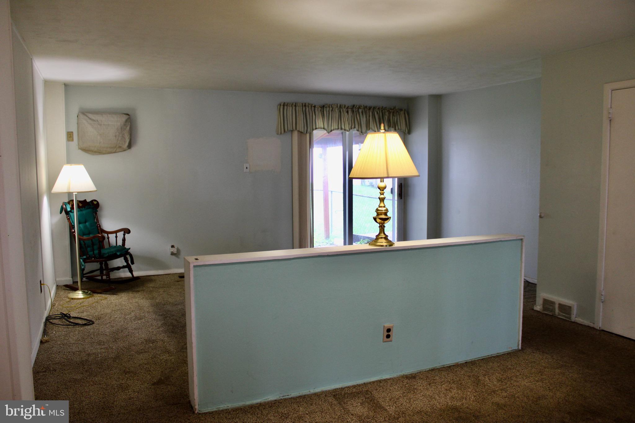 4228 Whiting Road Philadelphia, PA 19154 - Photo 4 of 18 Dining / Living Rooms