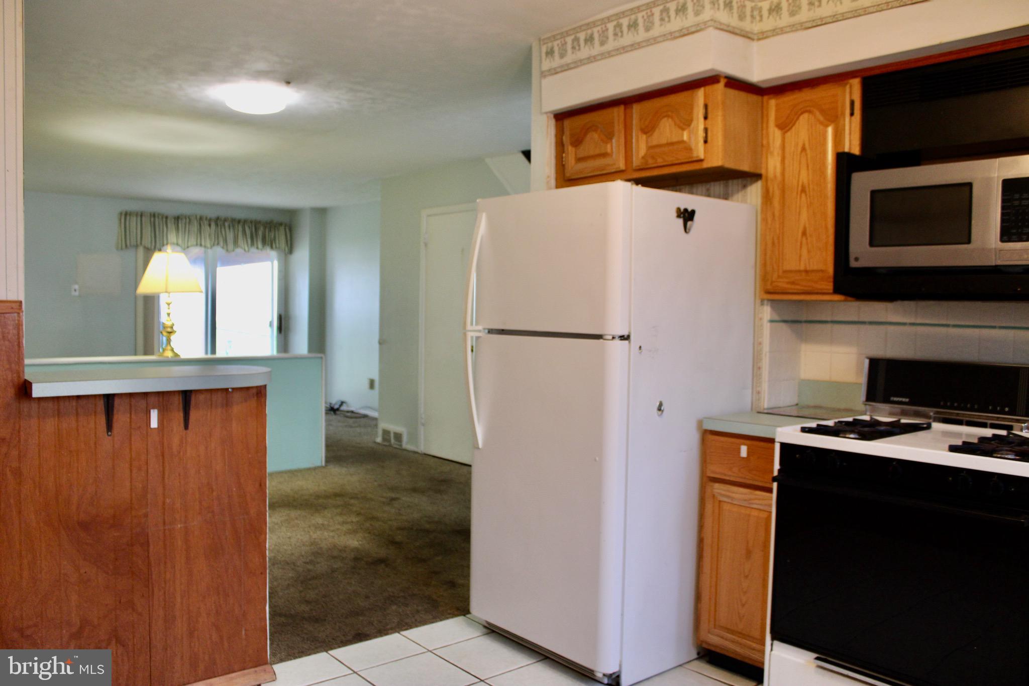 4228 Whiting Road Philadelphia, PA 19154 - Photo 6 of 18 Kitchen