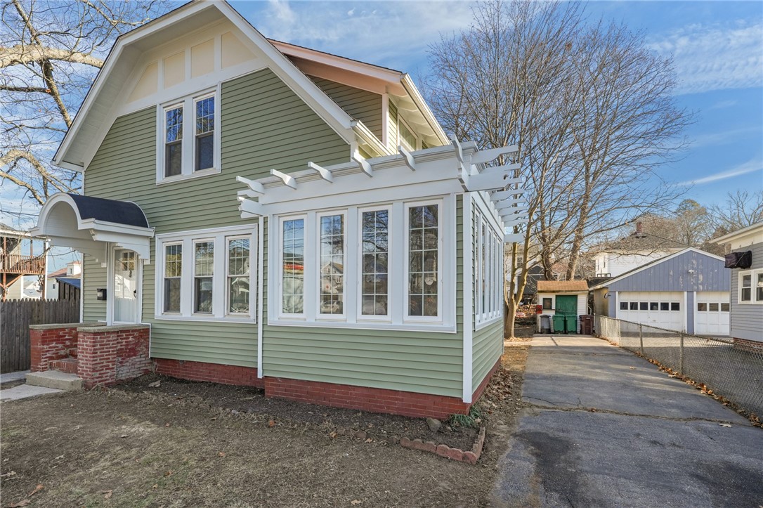 202 Jenckes Street Woonsocket, RI 02895 - Photo 4 of 38