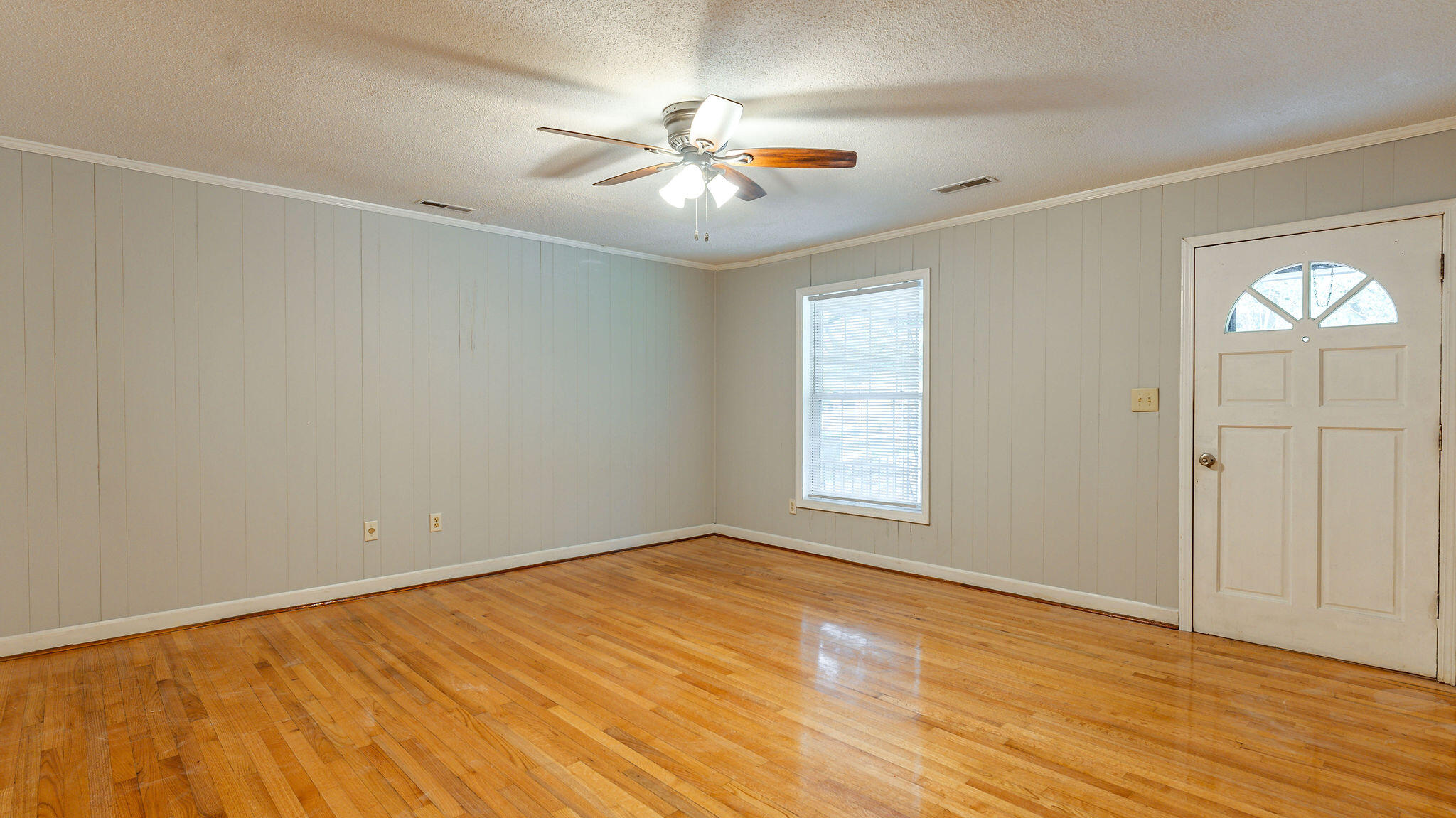 692 York Street Mount Pleasant, SC 29464 - Photo 8 of 28