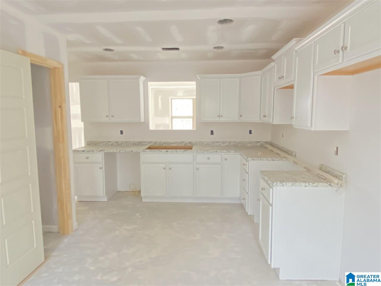 2495 Summit Park Road Odenville, AL 35120 - Photo 7 of 13