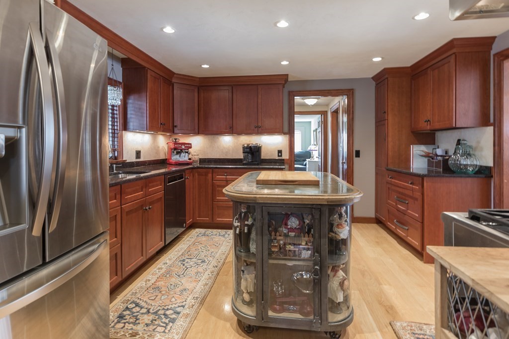 112 Whitney Road Medford, MA 02155 - Photo 16 of 30 Gallery Image 16