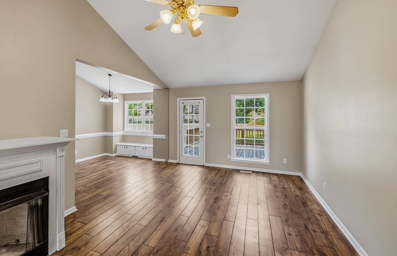 312 Carmichael Court Boiling Springs, SC 29316 - Photo 5 of 41