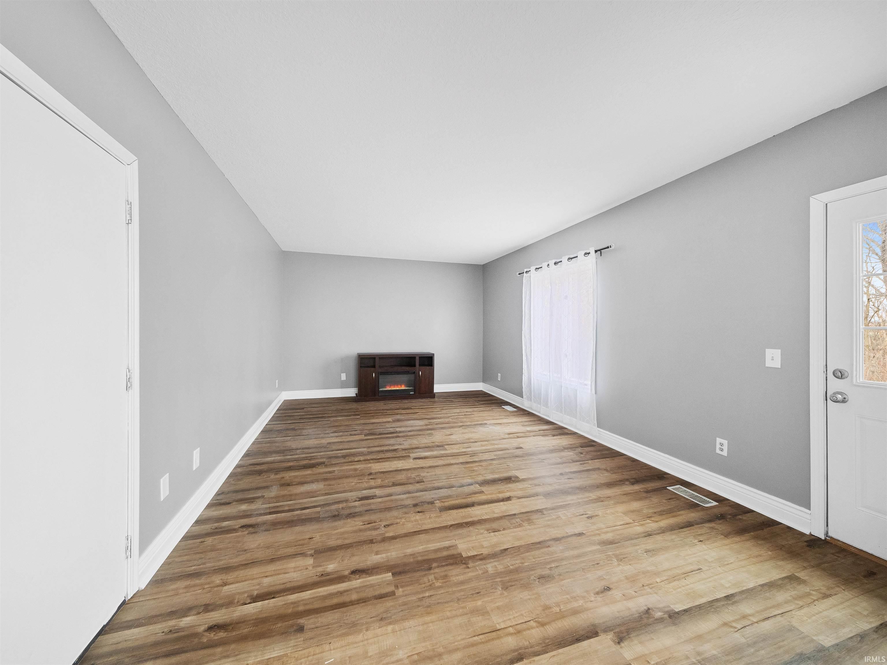 6229 Bellingham Lane Fort Wayne, IN 46835 - Photo 2 of 31