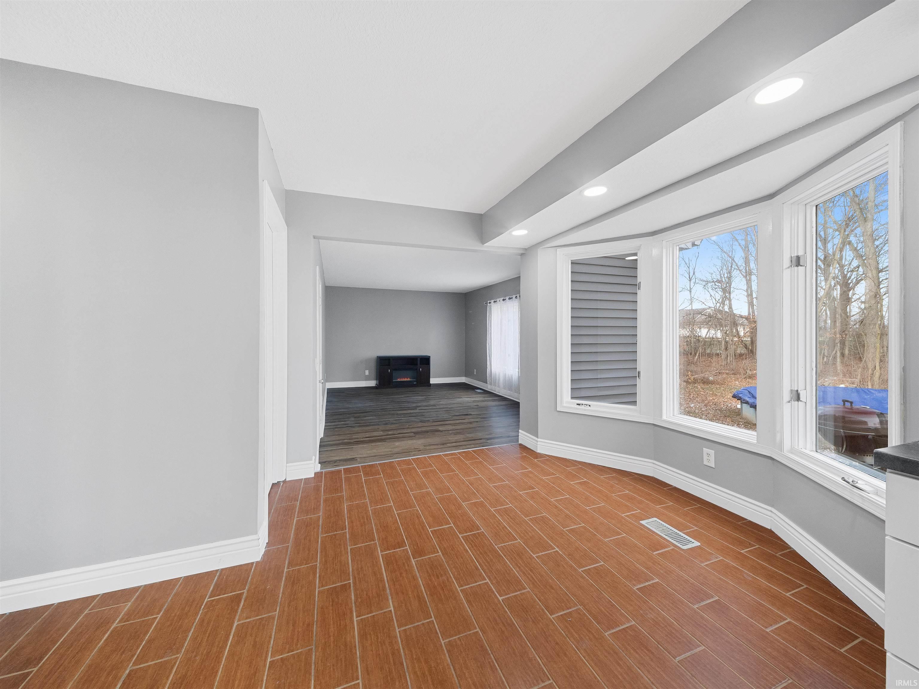 6229 Bellingham Lane Fort Wayne, IN 46835 - Photo 5 of 31