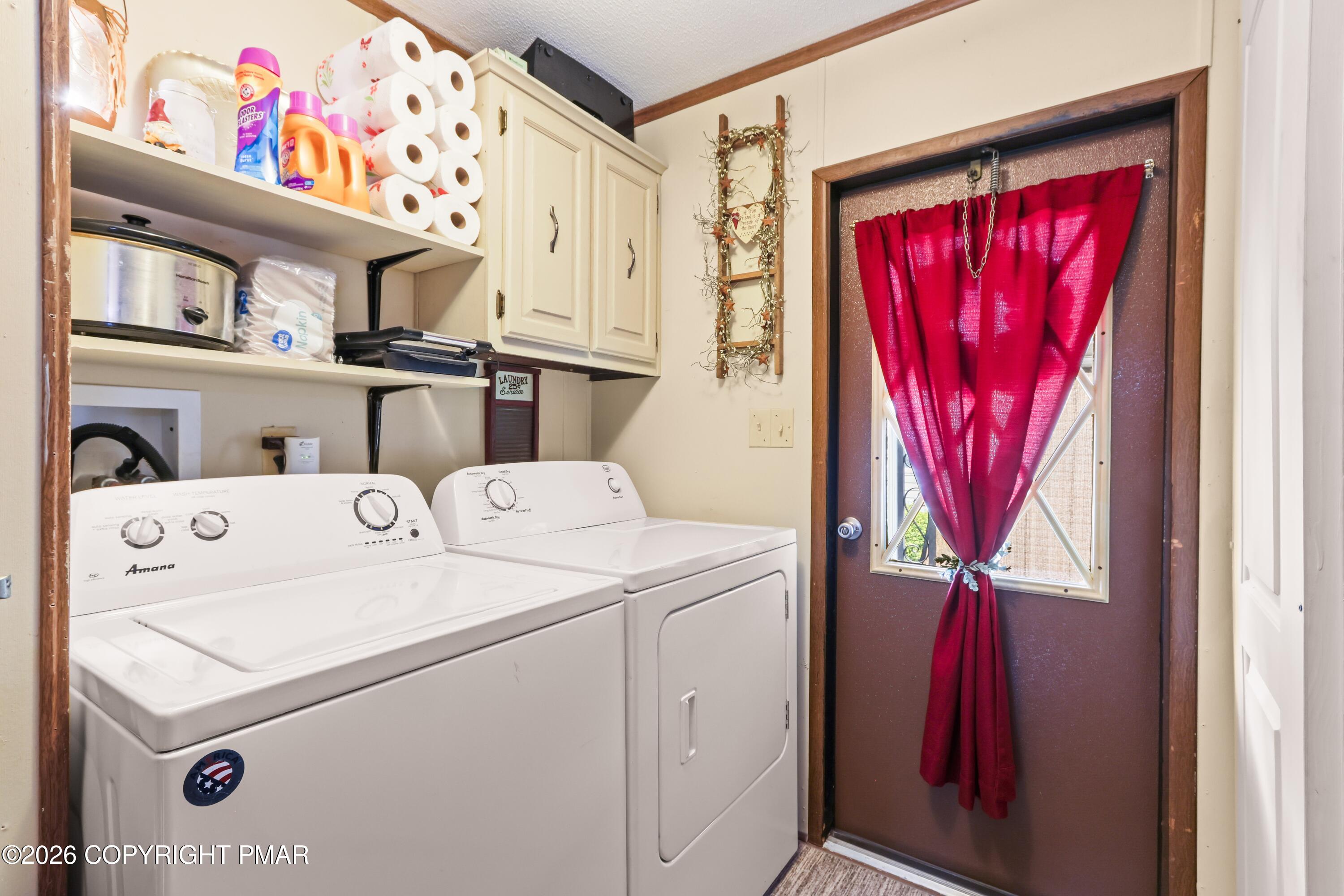 17 Valley View Drive Bath, PA 18014 - Photo 21 of 34 a utility room with dryer and washer