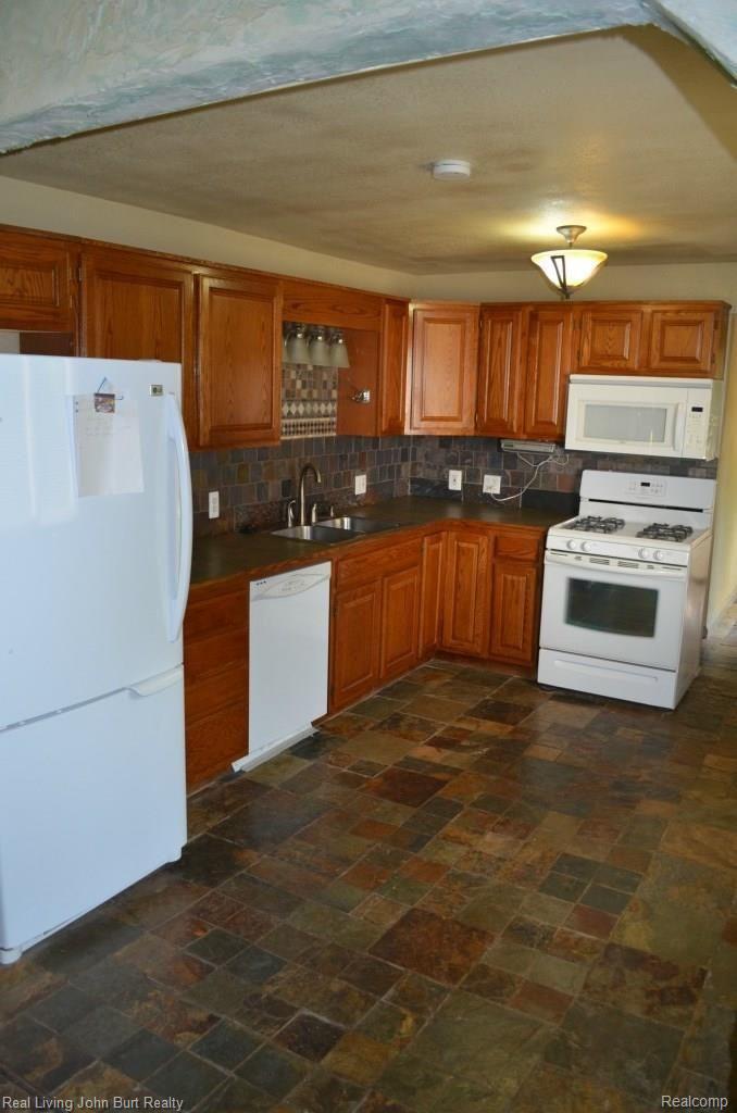 495 Coats Road Lake Orion, MI 48362 - Photo 12 of 30 DSC_0091.jpg
