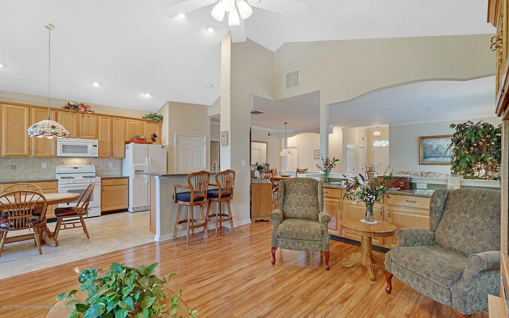 73 Drayton Road Manchester Township, NJ 08759 - Photo 17 of 34 Kitchen/Family Room