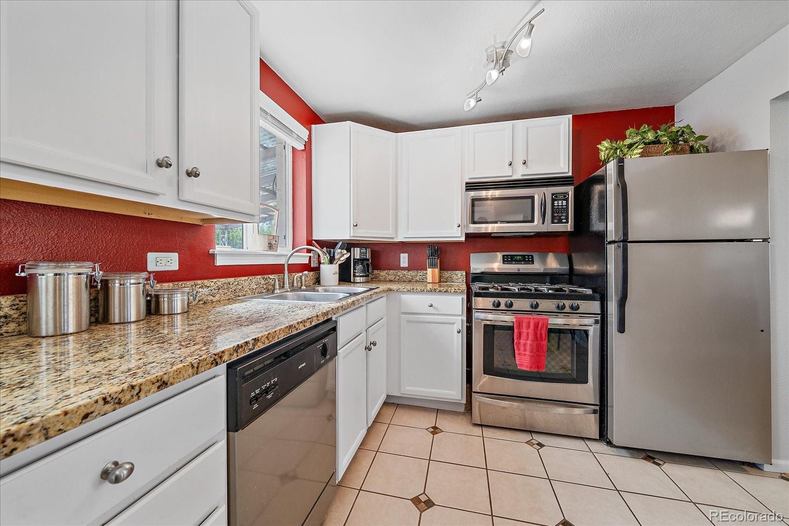 3040 Grape Street Denver, CO 80207 - Photo 10 of 31