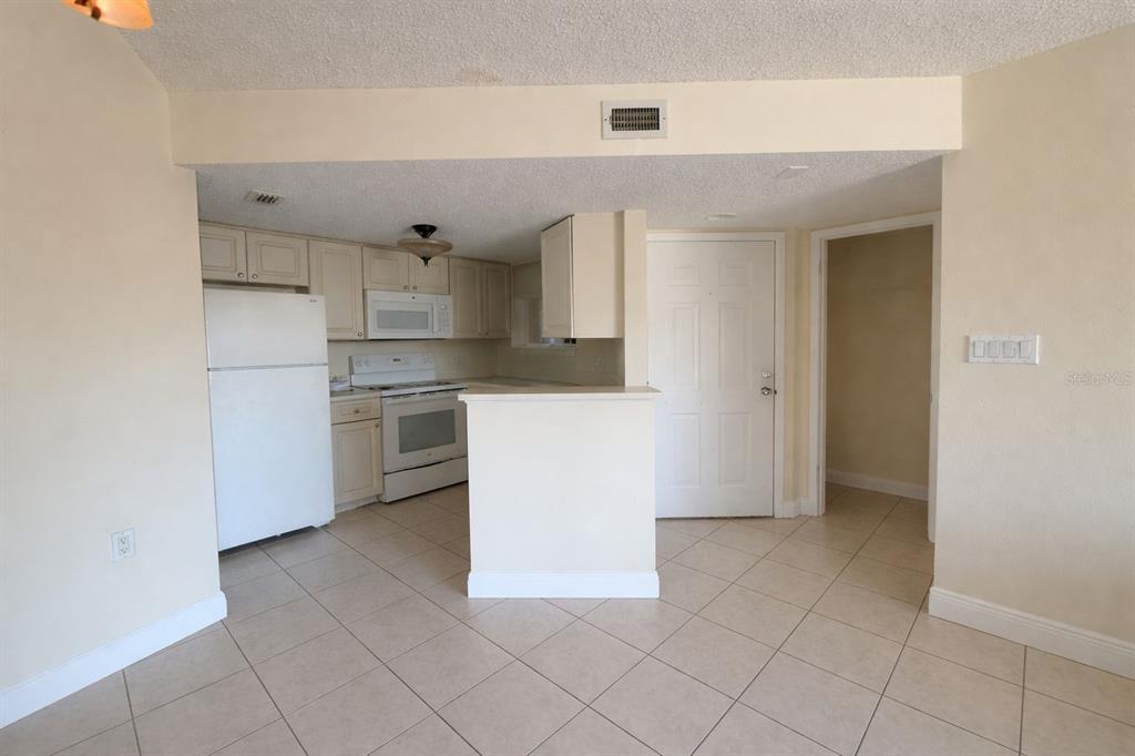 1908 Lake Atriums Circle, Unit 15 Orlando, FL 32839 - Photo 6 of 6