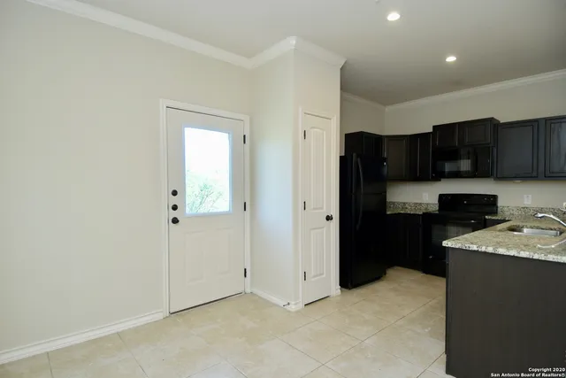 $1,450 | 6622 Arancione Avenue, Unit 106, San Antonio, TX 78233