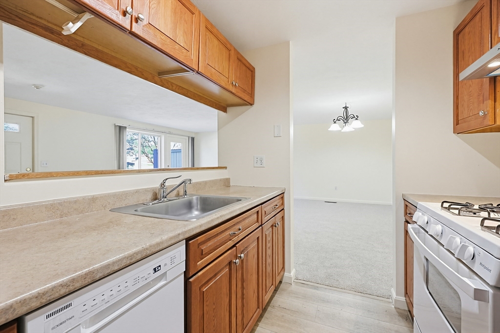 360 Littleton Road, Unit B7 Chelmsford, MA 01824 - Photo 13 of 27