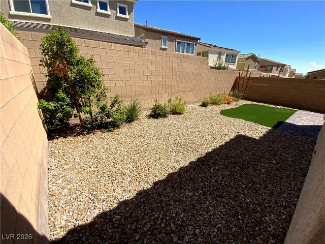 $2,400 | 9726 Canyon Landing Avenue, Las Vegas, NV 89166