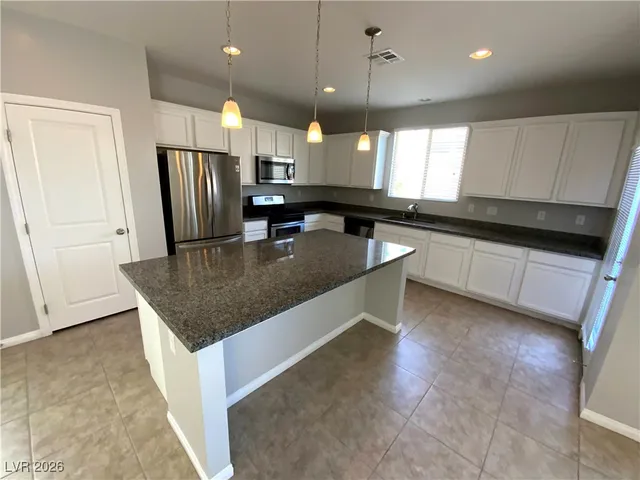 $2,400 | 9726 Canyon Landing Avenue, Las Vegas, NV 89166