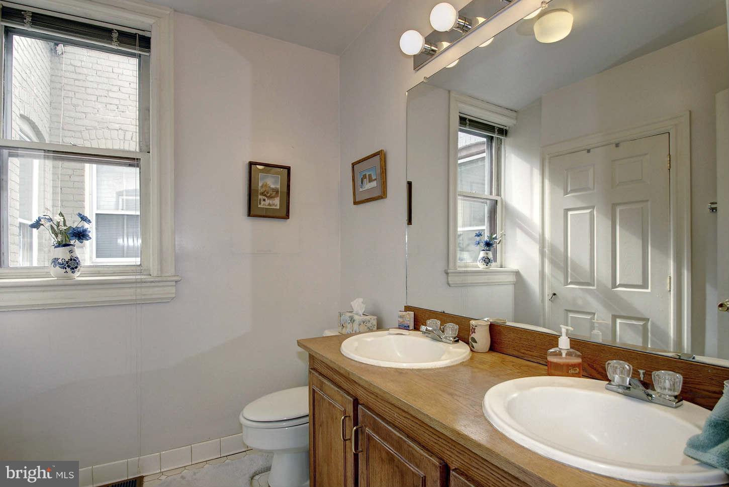 120 3rd Street Northeast Washington, DC 20002 - Photo 14 of 30 Bath (Master)