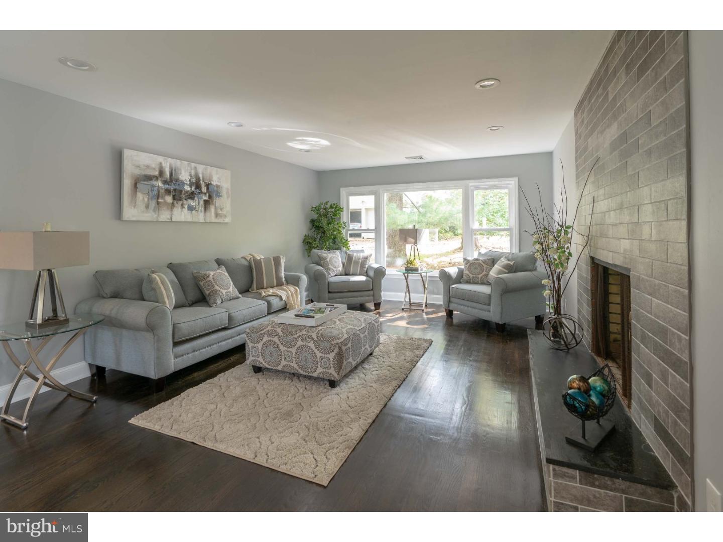 14 Pennington Lawrenceville Road Pennington, NJ 08534 - Photo 15 of 25 Living Room